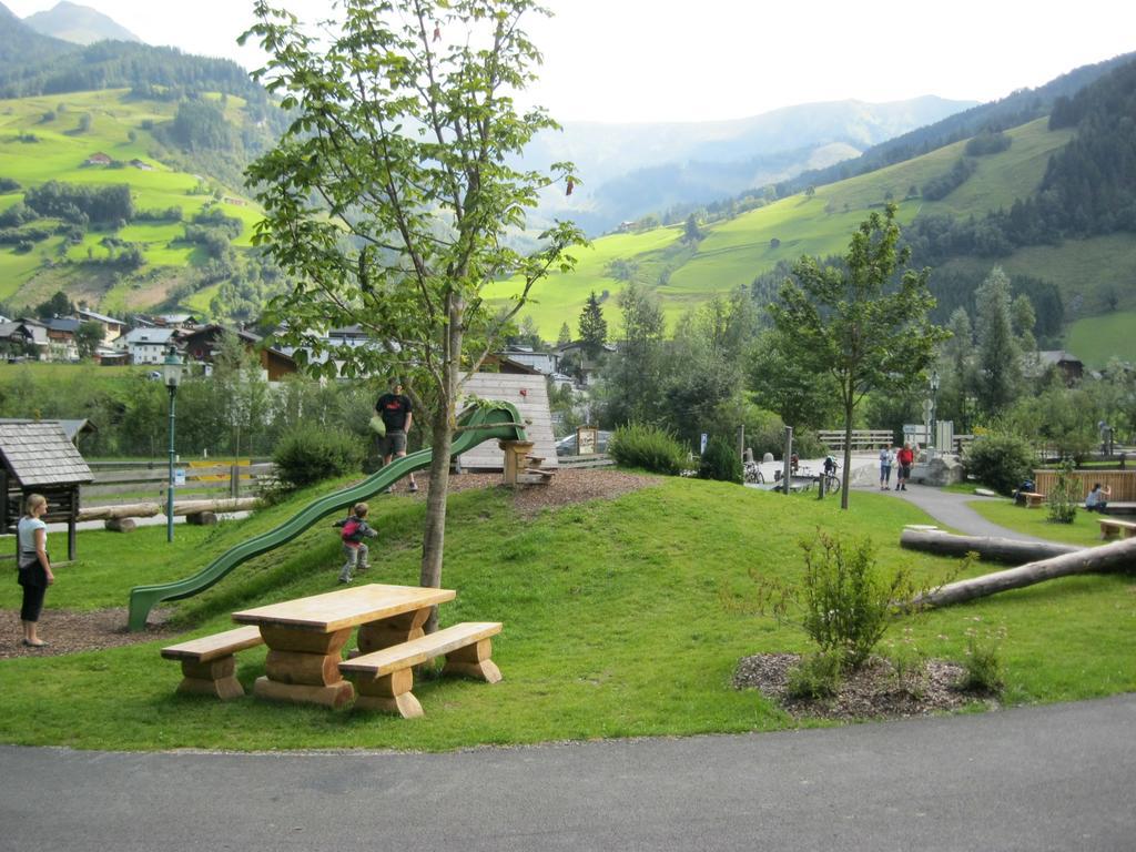 Pension Und Appartement Weinschreiber Rauris Bagian luar foto